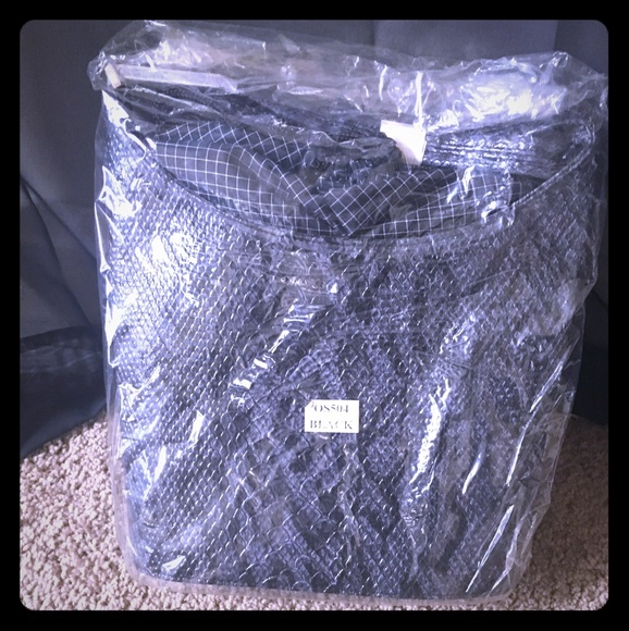 Purse - Picture 1 of 1